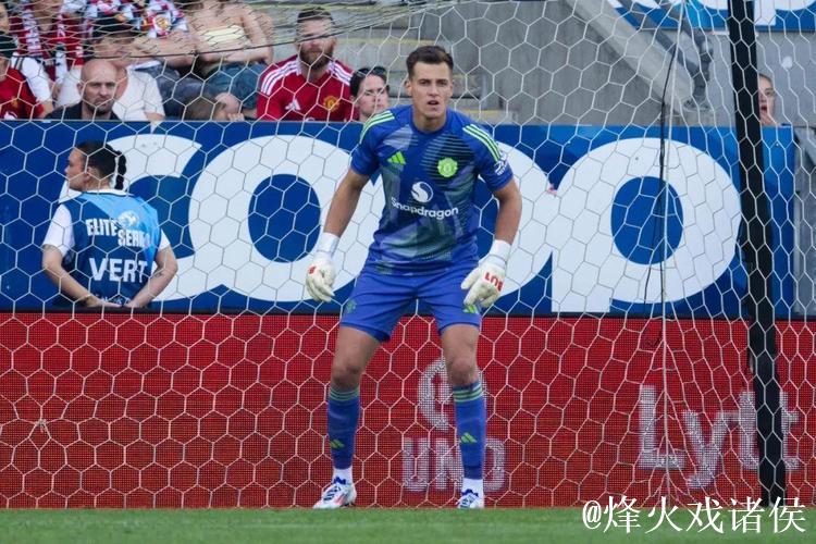 奥纳纳替代者首选揭晓,曼联小将或在热身赛首秀 奥纳纳替代者首选揭晓,曼联小将或在热身赛首秀